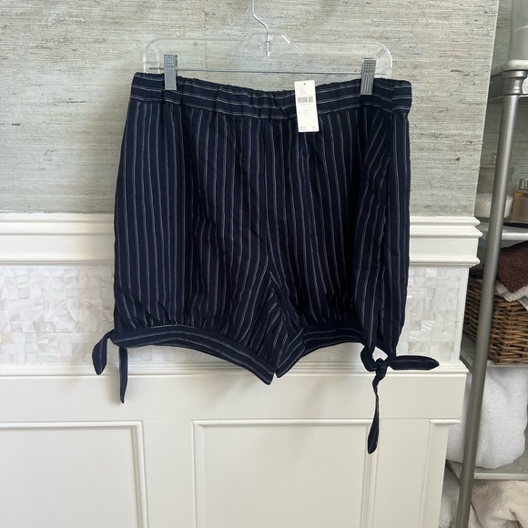 NWT new large Anthropologie Maeve pinstripe bloomer shorts stripe navy blue - Picture 3 of 17
